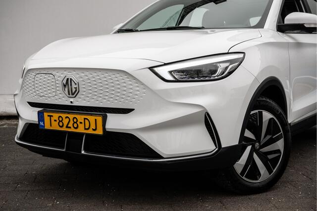 MG ZS MG EV Long Range Luxury 70 kWh SOH 97% Panoramdak/ Leer/ 17" Lmv/ Stoelverwarming/ Adapt. cruise/ Camera/ Carplay