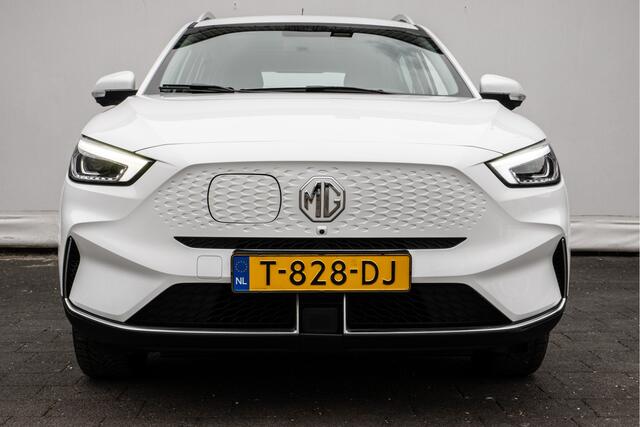 MG ZS MG EV Long Range Luxury 70 kWh SOH 97% Panoramdak/ Leer/ 17" Lmv/ Stoelverwarming/ Adapt. cruise/ Camera/ Carplay