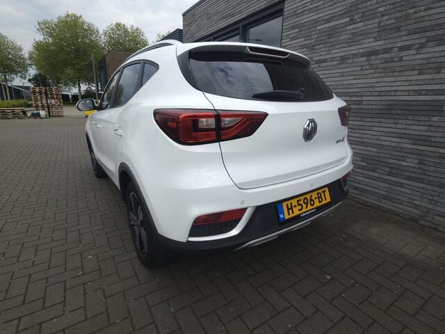 MG ZS Luxe 45 kWh