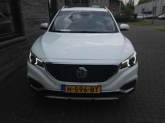 MG ZS Luxe 45 kWh