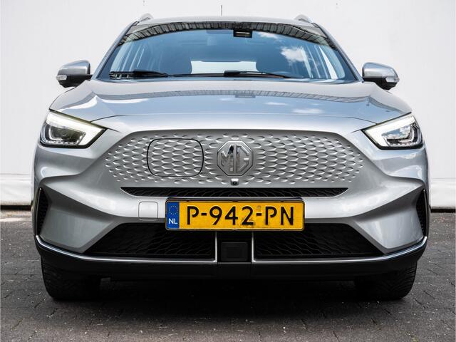 MG ZS EV Standard Range Luxury 50 kWh SOH 89% Panoramadak/ 360 Camera/ Blindspot/ Leer/ Stoelverwarming/ Carplay