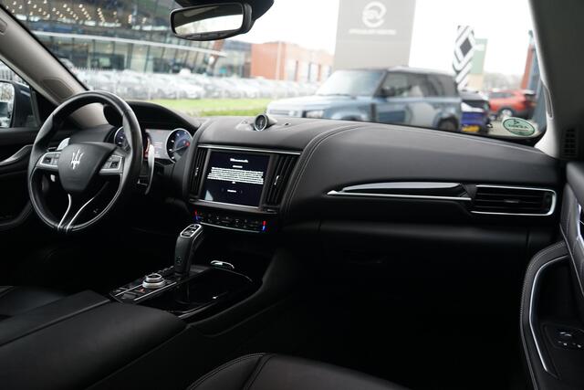 Maserati Levante 3.0 V6 AWD GranSport | Voorstoelen / Achterbank verwarmd | Trekhaak | Schuif/Kantel dak |