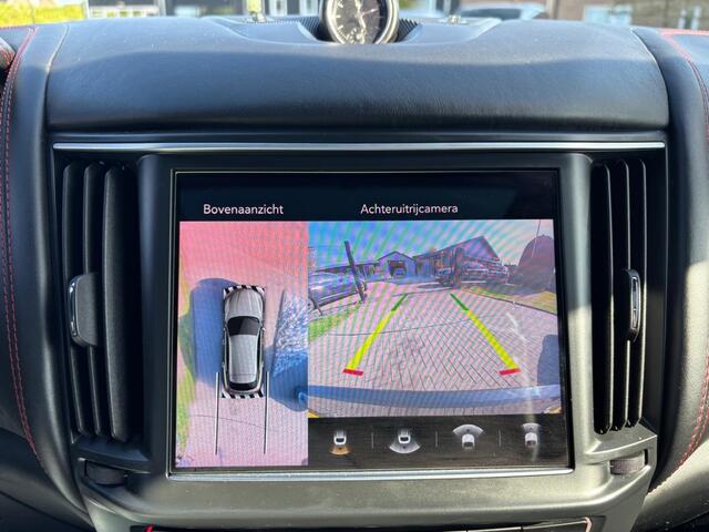 Maserati Levante 3.0 V6 S AWD Zwart 2021 Panorama Facelift