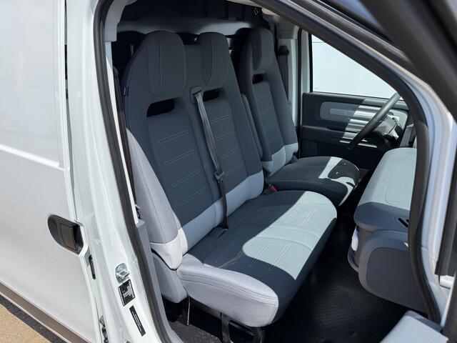 Maxus eDELIVER 5 64 kWh 163PK Elektrisch! L1H1 335KM WLTP 360° Camera Dubbele schuifdeuren Snelladen Climate control Cruise control Carplay Laadkabel Parkeersensoren