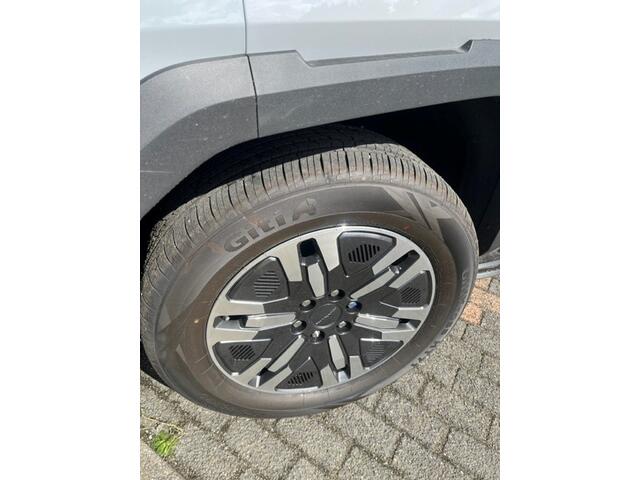 Maxus eTERRON 9 eTerron 9 102 kWh Premium BEDRIJFSWAGEN 5 PERS DIRECT UIT VOORRAAD PRIMEUR 1E VOL ELECTRISCHE BEDRIJFSWAGEN 3500 KG TREK GEWICHT TOEGESTAAN IN EMISSIE ZONE . FISCAAL ZEER VOORDELIG . 430 KM WLTP BEREIK