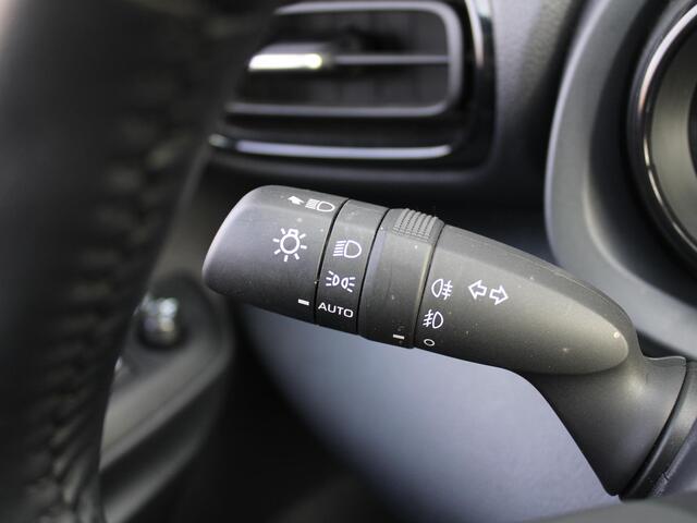 Mazda 2 Hybrid 1.5 Select | Camera | Navi | 16" LM | Panoramadak |