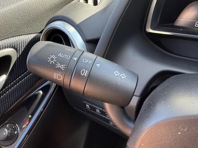 Mazda 2 1.5 Skyactiv-G Luxury Automaat | iACTIVSENSE PACK | CAMERA | STOELVERWARMING |