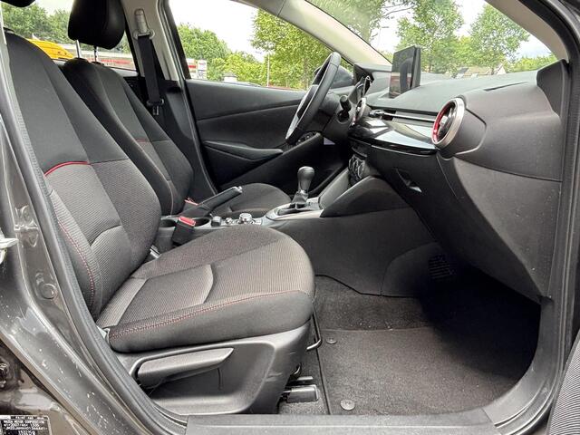 Mazda 2 1.5 Skyactiv-G Sportive 1e Eig., Dealer Ondh., Airco, Cruise Controle, Navigatie, Apple Carplay/ Android Auto, A.Rij-Camera, Lichtmetaal met All-Seasons banden.