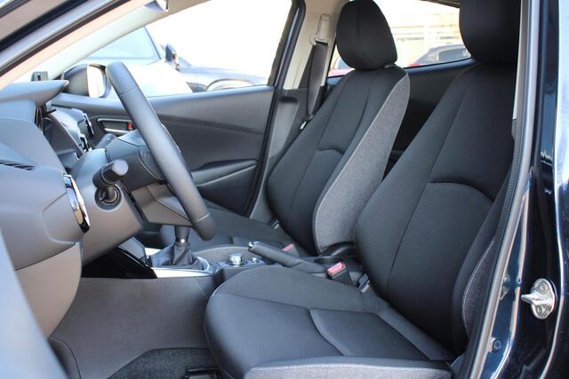 Mazda 2 1.5 e-SkyActiv-G 90 Exclusive-Line , Demovoordeel ¤2.740-, DA Pack, Navi, Apple Carplay, 360 Camera, PDC, Clima, Adap. Cruise, Stuur/Stoelverwarming