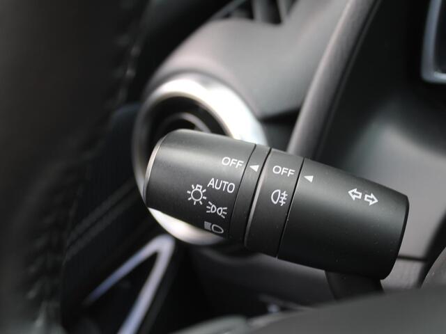 Mazda 2 1.5 Skyactiv-G Luxury | Stuur-/stoelverwarming | Camera | Apple Carplay/Android Auto | Navi | Dodehoek detectie | Clima | 16" LM | Cruise |