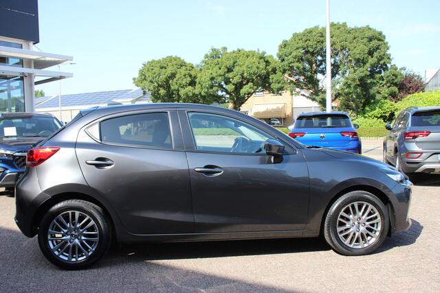 Mazda 2 1.5 Skyactiv-G Luxury | Stoel-/stuurverwarming | BSM | Sensoren | Carplay/Android auto |