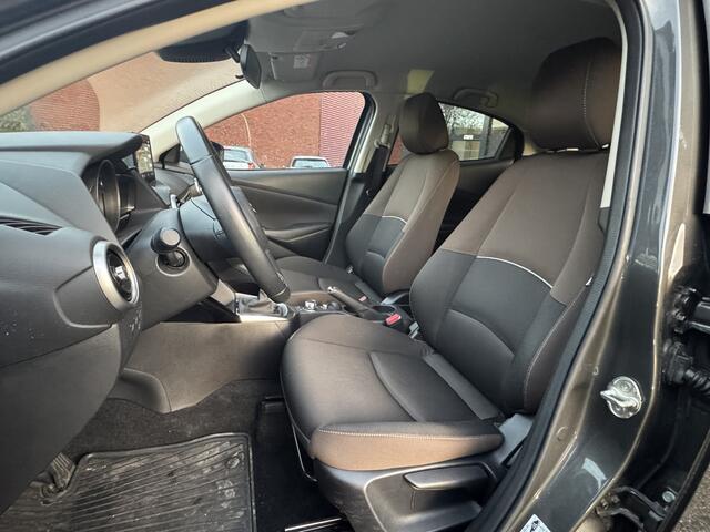 Mazda 2 1.5 Skyactiv-G Comfort // NAVI + CARPLAY // PDC // CRUISE // AIRCO // STOELVERWARMING