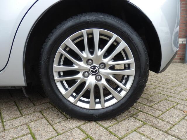 Mazda 2 1.5 SKYACT-G LUXURY / automaat / 16 inch alu / Head-up display