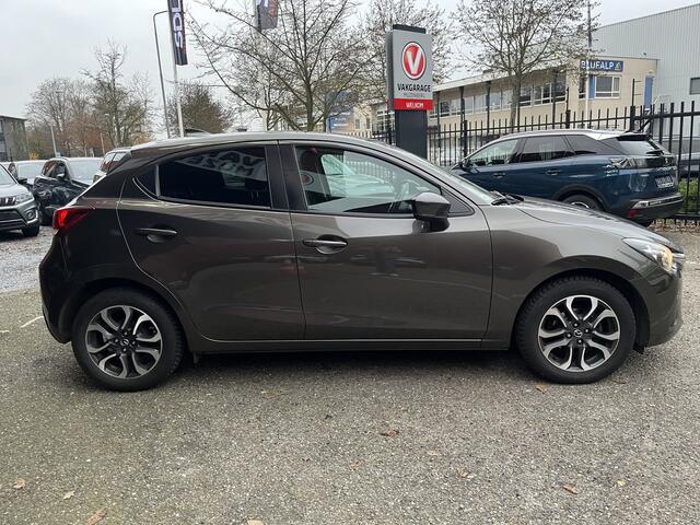 Mazda 2 1.5 Skyactiv-G Dynamic // CRUISE // DODEHOEK // CLIMA // NAVI // STOELVERWARMING // PDC //