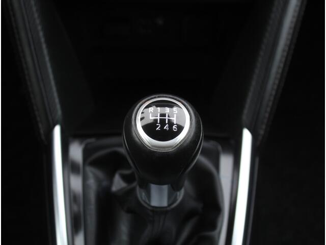 Mazda 2 1.5 Skyactiv-G Luxury CLIMATE | CAMERA | CARPLAY | LMV16 | DAB | CRUISE | STOELVERW | LED | PDCA | STUURVERW