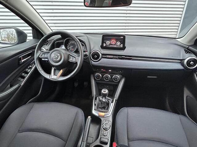 Mazda 2 1.5 Skyactiv-G Luxury | PDC | Navi | Stoel&Stuurverwarming |