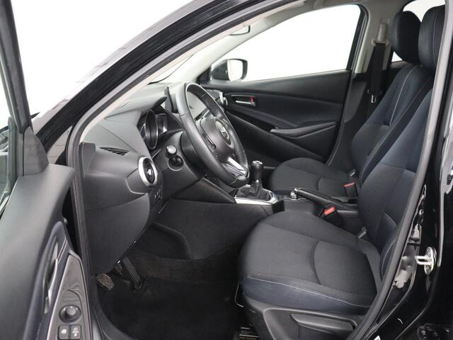 Mazda 2 1.5 Skyact-G Luxury | Stoel & stuurverwarming | Head-Up | Camera | Carplay | Keyless | Full LED | Dodehoek detectie | Climate control | Cruise control | Getint glas | Parkeerhulp