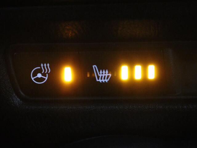 Mazda 2 1.5 Skyact-G Luxury | Stoel & stuurverwarming | Head-Up | Camera | Carplay | Keyless | Full LED | Dodehoek detectie | Climate control | Cruise control | Getint glas | Parkeerhulp