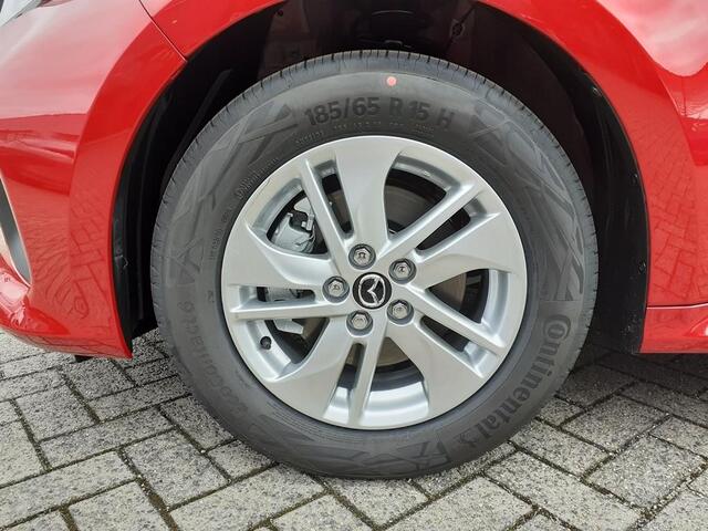 Mazda 2 Hybrid 1.5 Centre-line