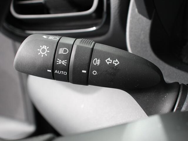 Mazda 2 Hybrid 1.5 Automaat Prime-line Airco Adaptieve cruise control Achteruitrijcamera Lane assist Radio Navigatie Apple Carplay/Android auto