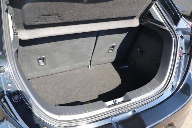 Mazda 2 1.5 Skyactiv-G GT-Luxury Automaat Half Leder Head Up Display Navigatie Carplay Achteruitrijcamera Stoelverwarming Clima Cruise Keyless Entry