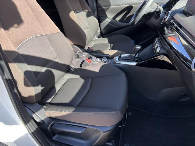 Mazda 2 1.5 Skyactiv-G Luxury / Android Auto / Applecarplay / Navi / Automaat / Winterset aanwezig /