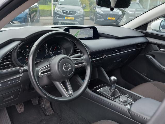 Mazda 3 2.0 e-SkyActiv-G M Hybrid 122pk | Origineel NL | Navi | Apple Carplay + Android Auto | Airco | Adap.Cruise | Led Koplampen | Pdc+Camera | Rijstrook+Licht+Regensensor | 16''lm