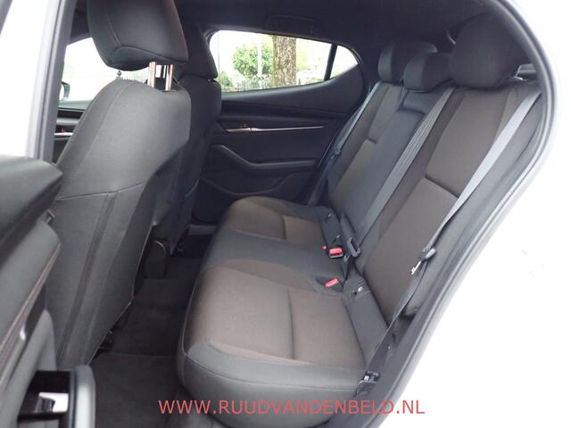 Mazda 3 2.0 e-SkyActiv-G M Hybrid HEADUP / ACC / CARPLAY / DAB