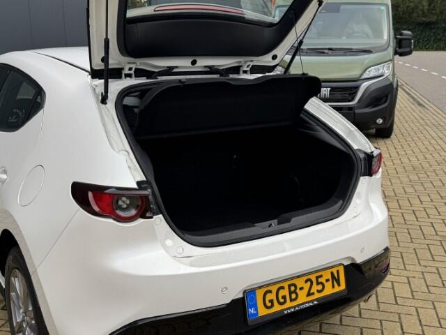 Mazda 3 2.0 e-SkyActiv-G M Hybrid 122