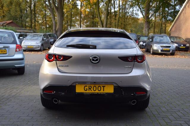 Mazda 3 2.5 E-SA-G HOMURA