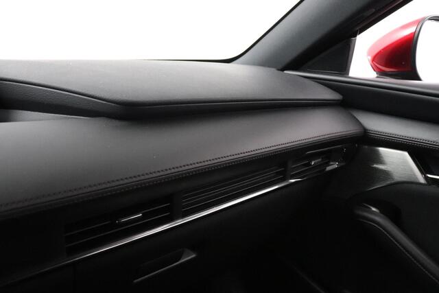 Mazda 3 2.0 e-SkyActiv-X M Hybrid 180 Comfort met Bose | 1e Eigenaar | Stoel Verwarming | Adaptief Cruise-Control |