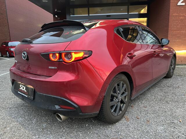 Mazda 3 2.0 e-SkyActiv-X M Hybrid 180 Luxury // 360 CAMERA // LEDER // ELEK.STOEL+GEHEUGEN // HEAD-UP DISPLAY // DODEHOEK // FULL LED //