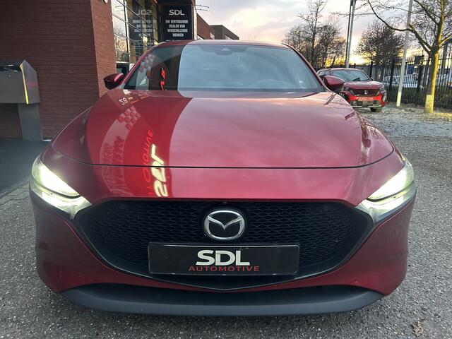 Mazda 3 2.0 e-SkyActiv-X M Hybrid 180 Luxury // 360 CAMERA // LEDER // ELEK.STOEL+GEHEUGEN // HEAD-UP DISPLAY // DODEHOEK // FULL LED //