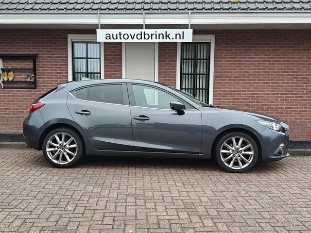 Mazda 3 2.0 GT-M Line, CAMERA / STOELVERWARMING