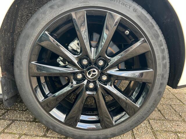 Mazda 3 2.0 e-SkyActiv-X M Hybrid 180 Luxury | AUTOMAAT | NED. AUTO | DEALER ONDERHOUDEN | I-ACTIVESENSE PAKKET | CRUISE CONTROL ADAPTIEF | 360 CAMERA | STOEL + STUURVERWARMING