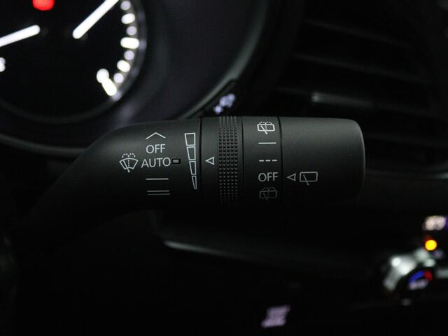 Mazda 3 2.5 e-SkyActiv-G M Hybrid 140 Nagisa automaat | Bose | Leder / alcantara |