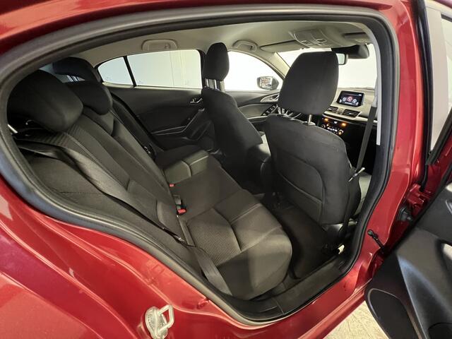 Mazda 3 2.0 SkyActiv-G 120 SkyLease+ | LM Velgen 16" | Voorstoelen Verwarmd | Stuur Verwarmd | Cruise Control | Airco |