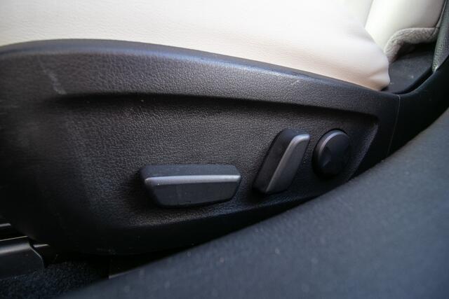 Mazda 3 2.0 e-SkyActiv-X M Hybrid 180 Luxury - Leder | Bose | Adap. cruise