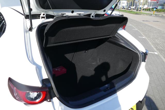 Mazda 3 2.0 e-SkyActiv-G M Hybrid 150 Homura | Apple CarPlay & Android Auto | Navigatie