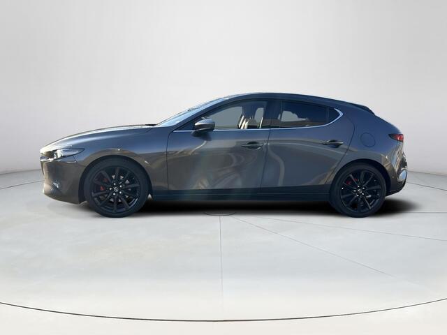 Mazda 3 2.0 e-SkyActiv-X M Hybrid 180 Luxury | Lederen bekleding| Apple Car play| Led koplampen | Voorstoelen verwarmd| Pasrkeersensors voor en achter|