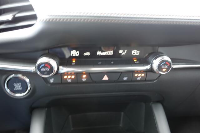 Mazda 3 2.0 E-SA-X LUXURY Zeer Fraai