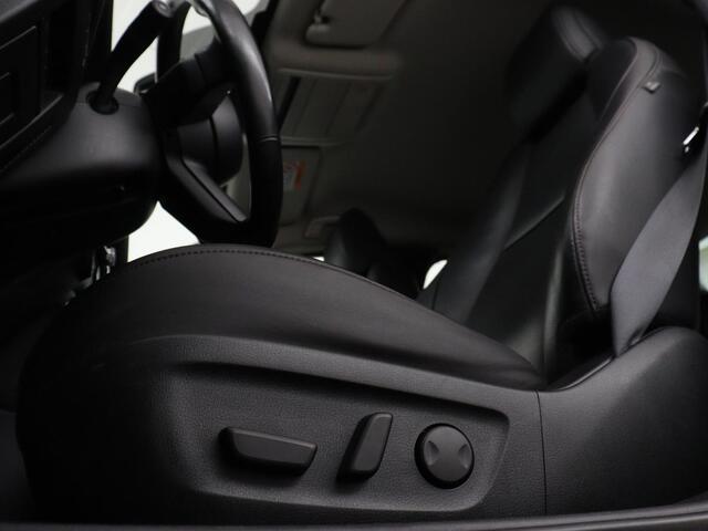 Mazda 3 2.0 e-SkyActiv-X M Hybrid 180 Luxury | Leder | Head-Up | Stoelverwarming | Trekhaak | Bose Sound | Camera | Carplay | Memory | Adaptive cruise | Navigatie | Full LED | Stuurverwarming | Keyless