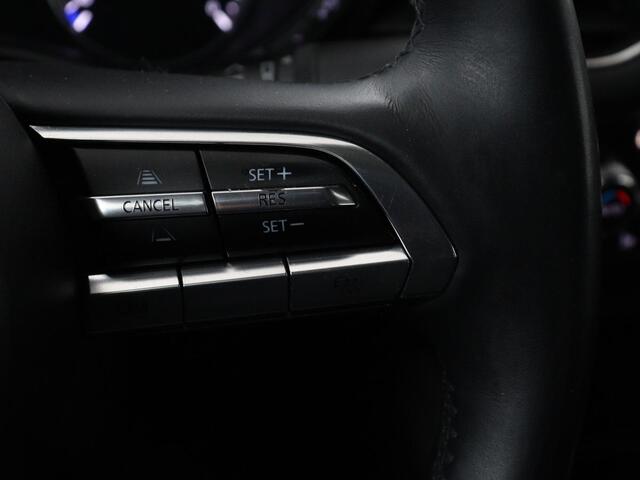 Mazda 3 2.0 e-SkyActiv-X M Hybrid 180 Luxury | Leder | Head-Up | Stoelverwarming | Trekhaak | Bose Sound | Camera | Carplay | Memory | Adaptive cruise | Navigatie | Full LED | Stuurverwarming | Keyless