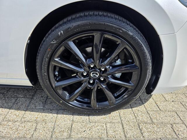 Mazda 3 2.0 e-SkyActiv-X M Hybrid 180 Luxury | Dealeronderhouden | 1e eigenaar | Automaat | Bose | Stoelgeheugen | Stoel en stuurverwarming | 360 camera | Full adaptive LED |