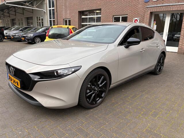Mazda 3 2.5 e-SkyActiv-G M Hybrid HOMURA 140PK! AUTOAAT/