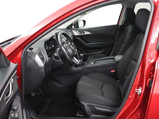 Mazda 3 2.0 SkyActiv-G 120 SkyLease+ | Stoel & stuurverwarming | Head-Up | Trekhaak | Camera | Navigatie | Full LED | Parkeerhulp | Climate control | Bluetooth | DAB | Cruise control | 103.800km NAP