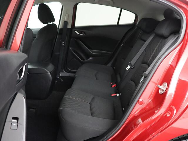 Mazda 3 2.0 SkyActiv-G 120 SkyLease+ | Stoel & stuurverwarming | Head-Up | Trekhaak | Camera | Navigatie | Full LED | Parkeerhulp | Climate control | Bluetooth | DAB | Cruise control | 103.800km NAP