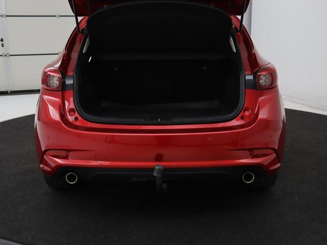 Mazda 3 2.0 SkyActiv-G 120 SkyLease+ | Stoel & stuurverwarming | Head-Up | Trekhaak | Camera | Navigatie | Full LED | Parkeerhulp | Climate control | Bluetooth | DAB | Cruise control | 103.800km NAP