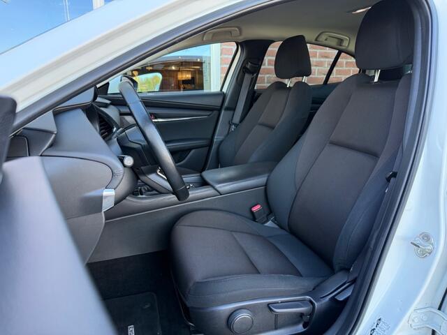 Mazda 3 2.0 e-SA-G Sportive HEAD-UP / CAMERA / STOEL&STUUR VERW. / GROOT