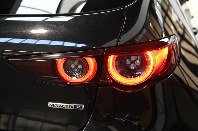 Mazda 3 e-SkyActiv-X 180 automaat Luxury met I-activsense *Trekhaak* *Dealeronderhouden* *All-in prijs*